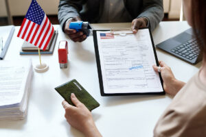 美国公民及移民服务局（USCIS）处理各种移民和非移民表格的时间趋势